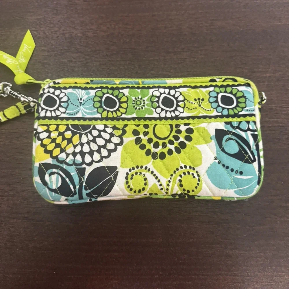 Vera‎ Bradley Limes Up Wristlet Zip Wallet Phone Case Credit Card Slots Retired